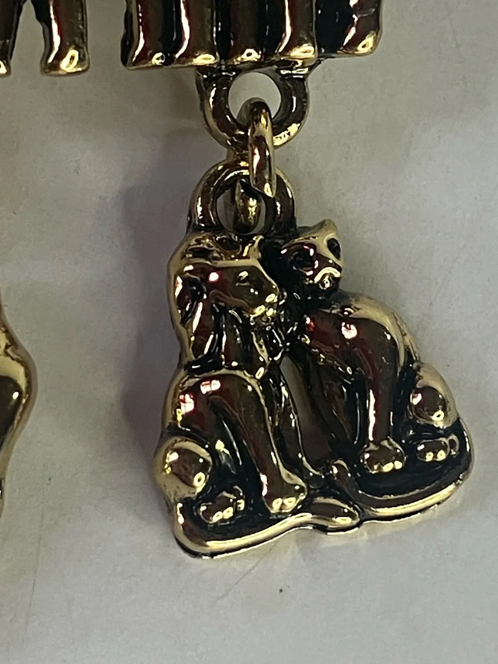 New Noah’s Ark Brooch Gold Tone With Elephants Rhinos Lions Horses Giraffes